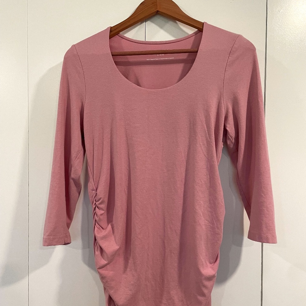 Large Pink A Pea in the Pod Luxe Side Ruched 3/4 Sleeve Maternity T-shirt
